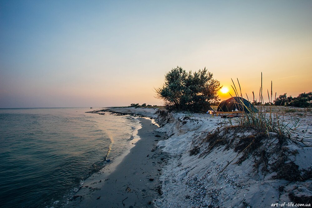 Відпочинок на Чорному морі - докладно про острів Джарилгач